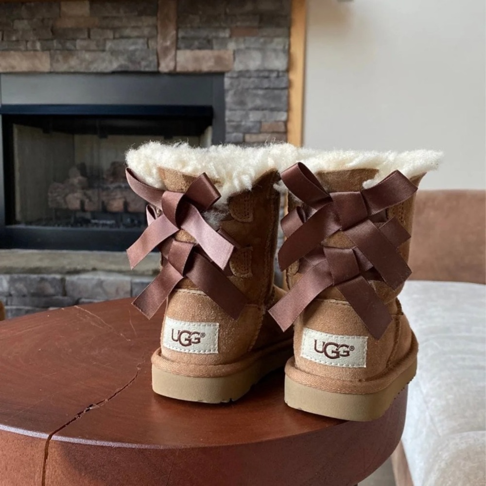 Toddler girl Bailey ugg boots